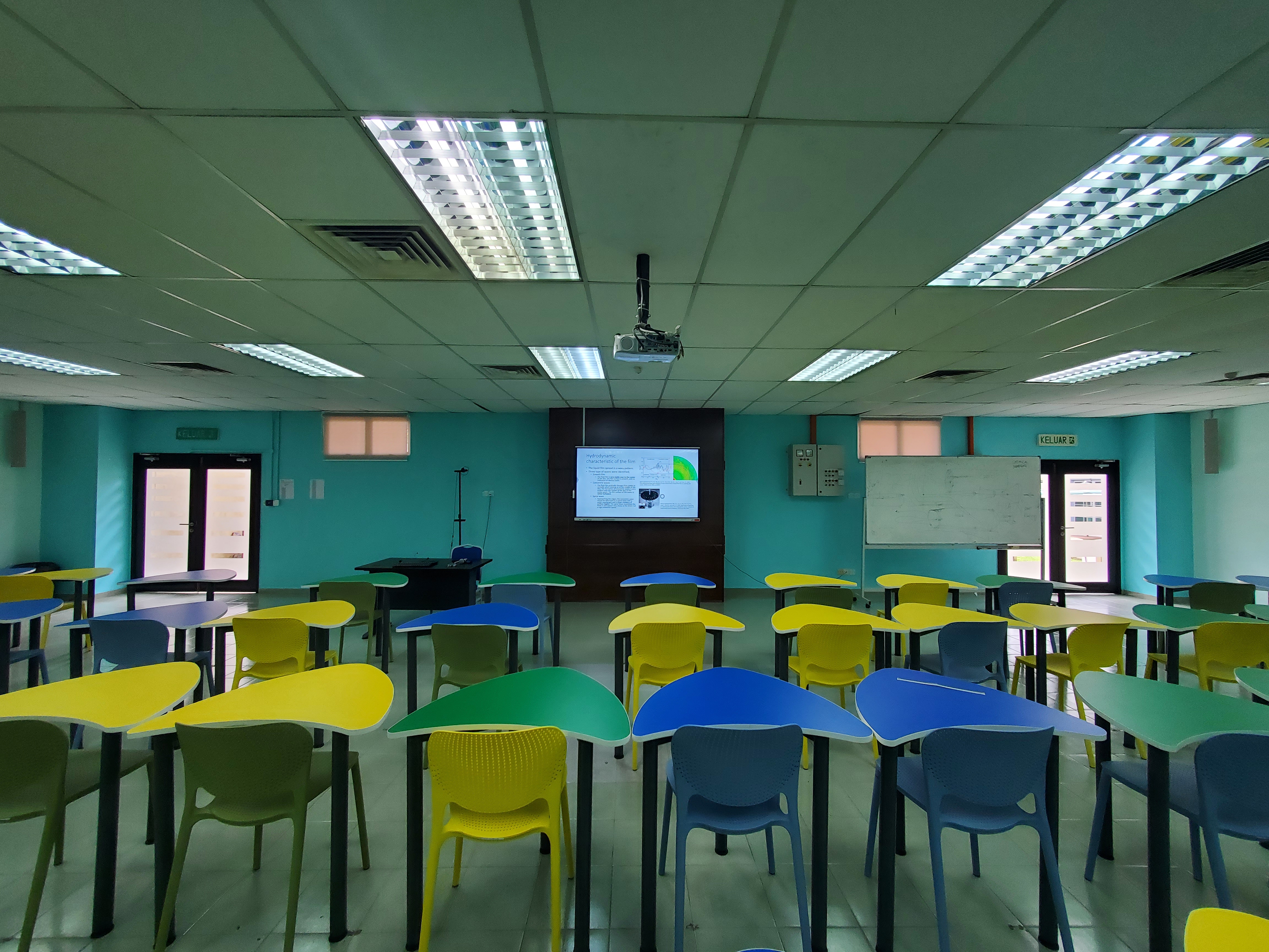 images/sce_picture/facilities/Lecture Room/20230222_144233.jpg